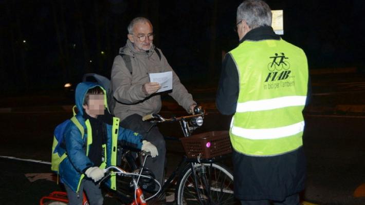 Il 70% dei ciclisti parmigiani viaggia al buio