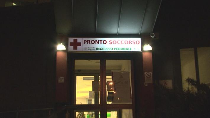 Ennesimo incidente nella notte a San Lazzaro: auto contro un palo, un ferito grave