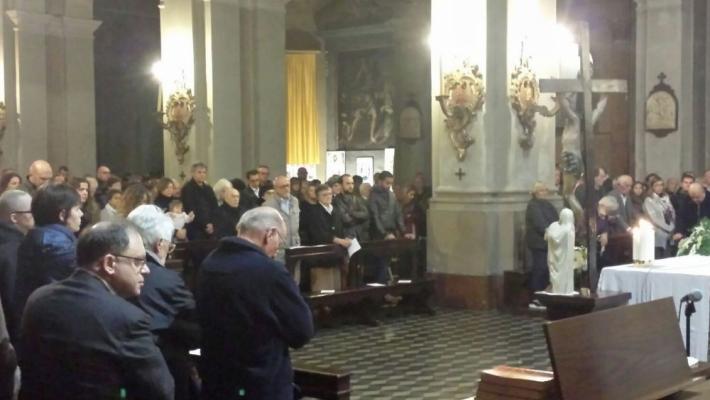 Coppini, folla commossa al rosario