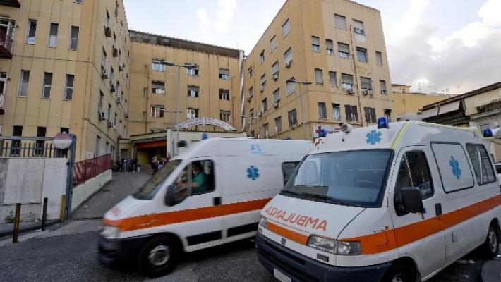 Napoli, accoltellata una ragazzina di 14 anni