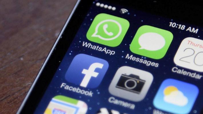 Ha un figlio disabile e cerca lavoro: sui social riceve offese