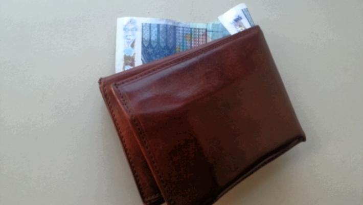 Trovano un portafogli con 950 euro e lo restituiscono