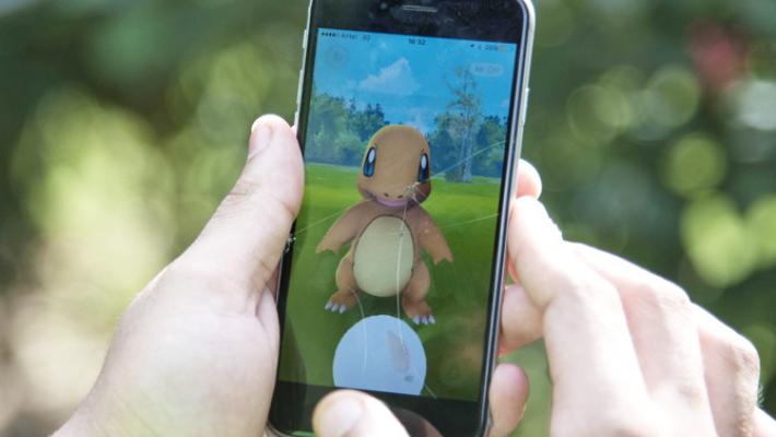 19enne fermata contromano da polizia: "Stiamo cercando Pokemon" 