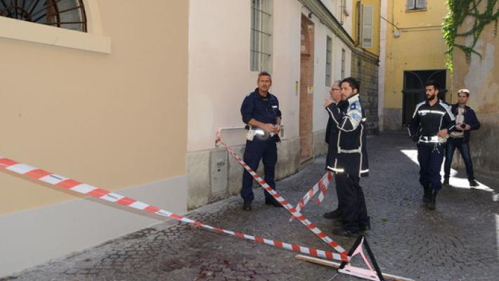 Donna in fin di vita: sospetti sull'uomo che ha chiamato i soccorsi