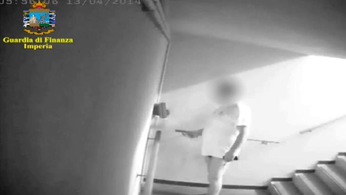 Furbetti del cartellino a Sanremo: assolto il vigile in mutande 
