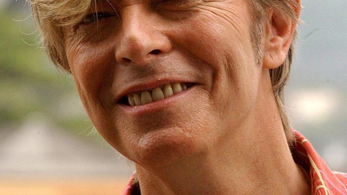 Gli eredi vendono il catalogo musicale di David Bowie: 250 milioni di dollari