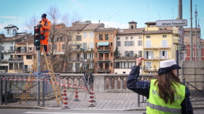"Lavori in corso" al semaforo