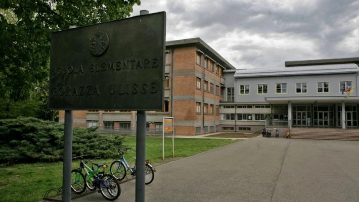 Scuola Corazza, genitori all'attacco