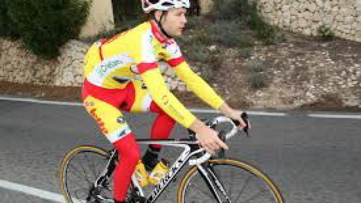 Morto il ciclista Demoitiè investito da una moto