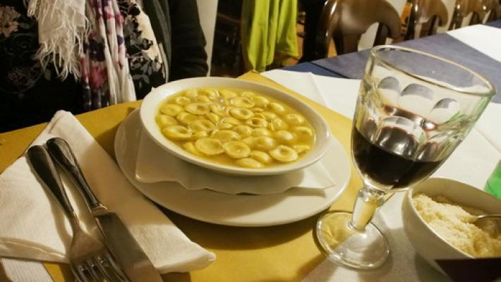 Tra cappelletti, castelli aperti e cinquantini d'epoca: l'agenda della domenica