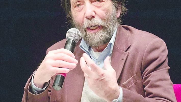 Teatro Due Cacciari:     «Le sardine dovrebbero leggersi Machiavelli»