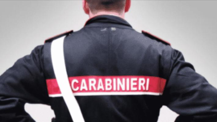 Rapina in gioielleria a Milano, feriti il titolare e la moglie