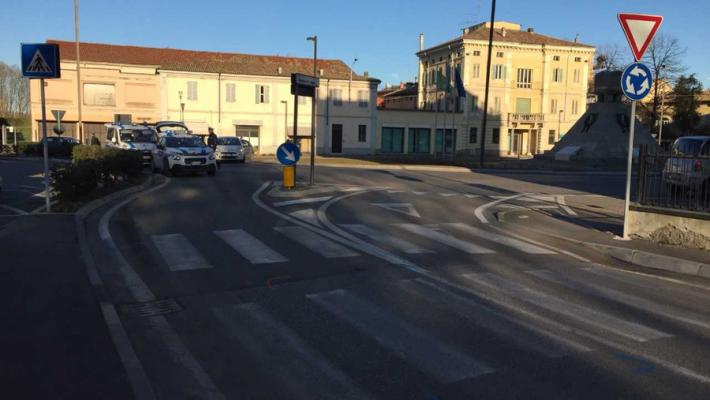 Mamma e figlio investiti sulle strisce pedonali a Colorno