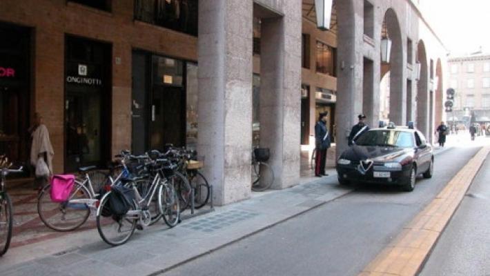 Furto e lite in via Mazzini: due arresti