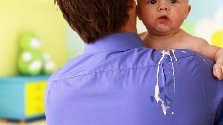 Rigurgiti nei neonati: può essere intolleranza al latte