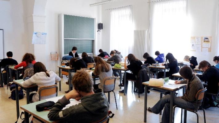 Maturit&agrave;: premio da 255 euro, diminuisce ancora la quota 