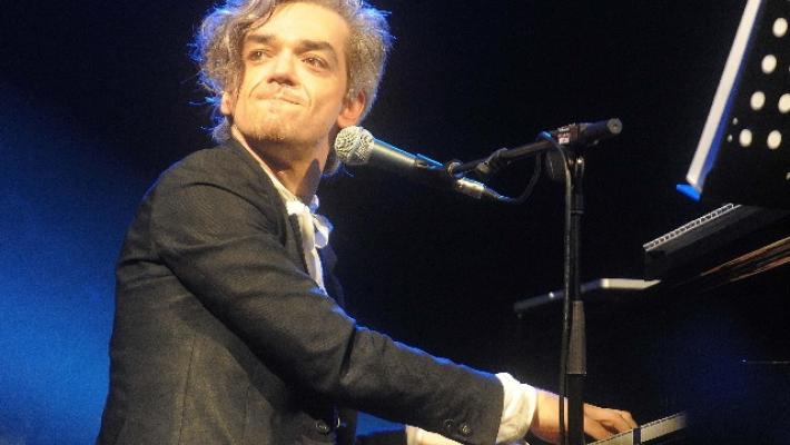 Morgan mette all'asta su eBay il foglio della canzone modificata contro Bugo a Sanremo