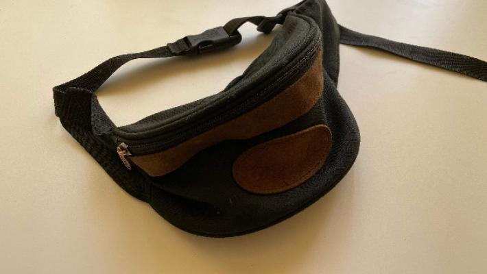 Perde marsupio e viene arrestato