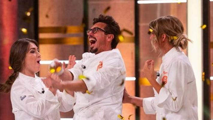 Masterchef, Antonio batte la 'parmigiana' Marisa e Maria Teresa (e fa una proposta di matrimonio)