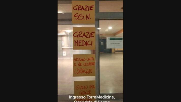 Il grazie a medici e infermieri dell'ospedale Maggiore 