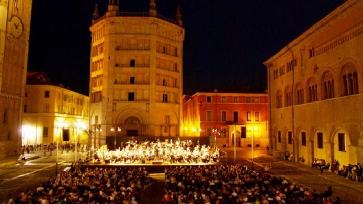 Il vescovo: no agli spettacoli in piazza Duomo