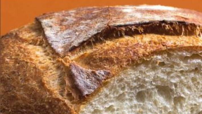 Impazza la moda di pane e dolci fatti in casa