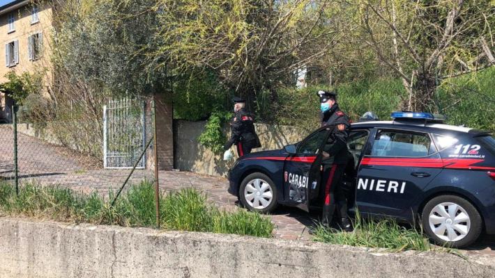 Anziano solo cade in casa: Carabinieri in farmacia
