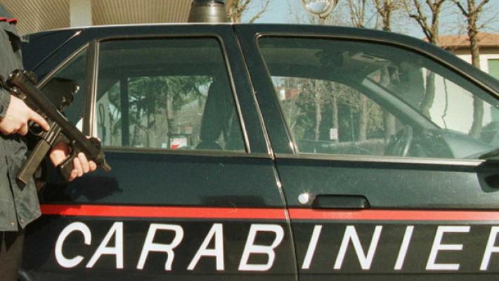 Picchia la moglie incinta, 40enne arrestato