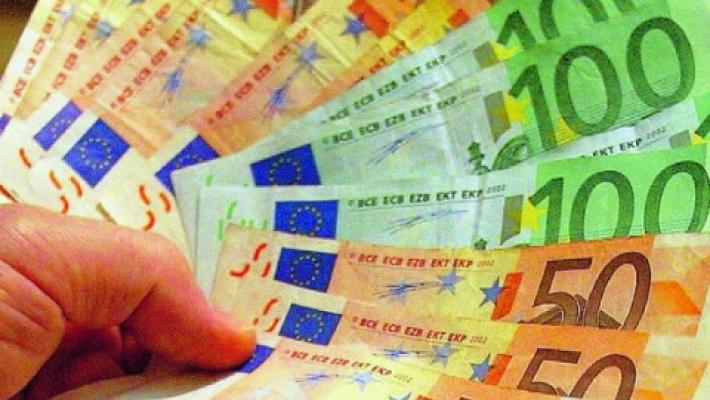 Stop al salario minimo: passa l'emendamento per la delega al governo. Opposizioni all'attacco