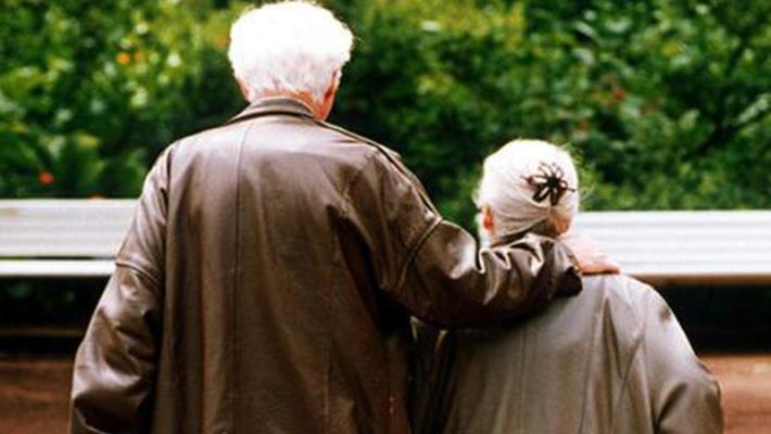 Due cuori e una stanza d'ospedale: anziani salvi insieme  a Chieti