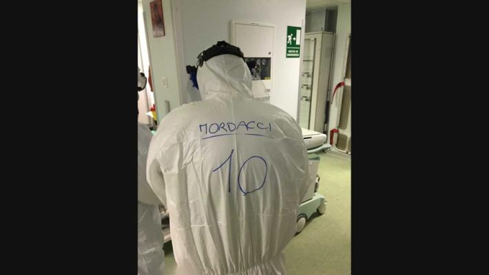 La figlia del medico Covid: 'Pensate a chi lavora tra paura e sofferenze. E poi vede gente in giro...'