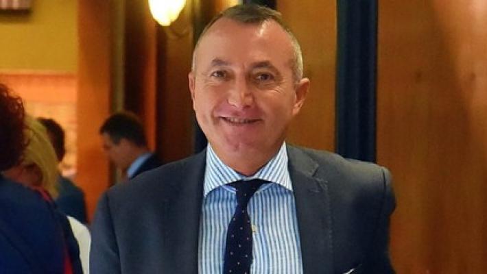 Addio a Franco Lauro, la voce (e il volto) del basket in Italia