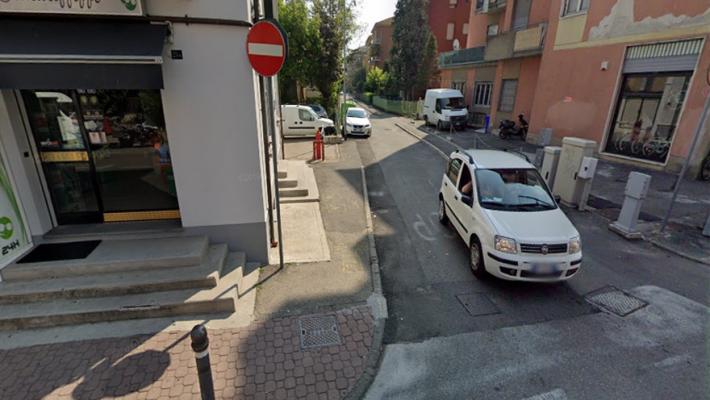Via San Leonardo, cade in bici: grave un 55enne