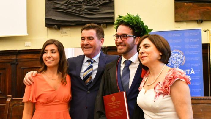 Covid-19: il dottore che viveva per gli altri Se n'è andato Vincenzo Frontera