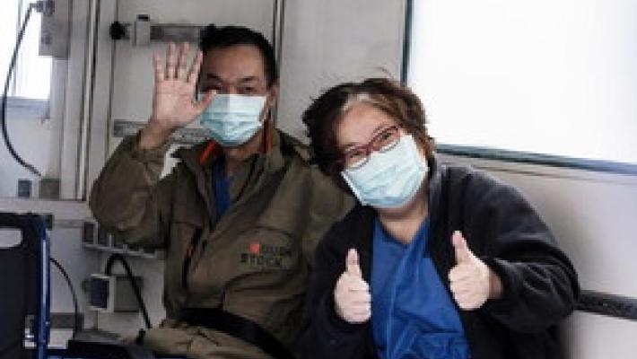 La coppia di cinesi che fece tappa a Parma termina la riabilitazione: 'Grazie Italia' 