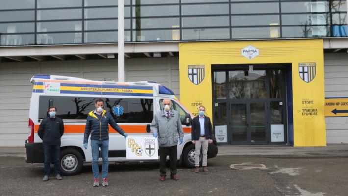 Dai tifosi-azionisti crociati 15mila euro per le ambulanze