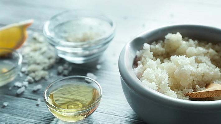 Astuzie «fai da te» di bellezza - Via le tossine dalla pelle: lo scrub