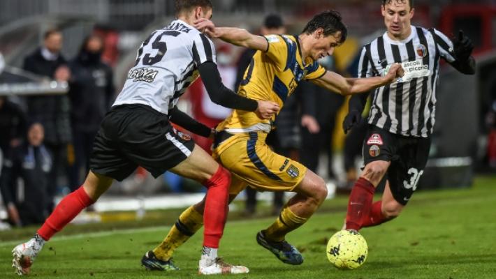 Parma, passi avanti ma la vittoria sfugge ancora