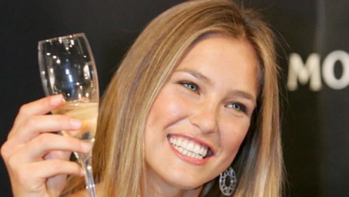 Nozze di Bar Refaeli, chiuso lo spazio aereo