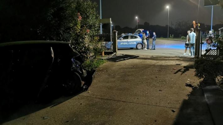 «Ci volano le auto nel cortile, ormai viviamo nel terrore»