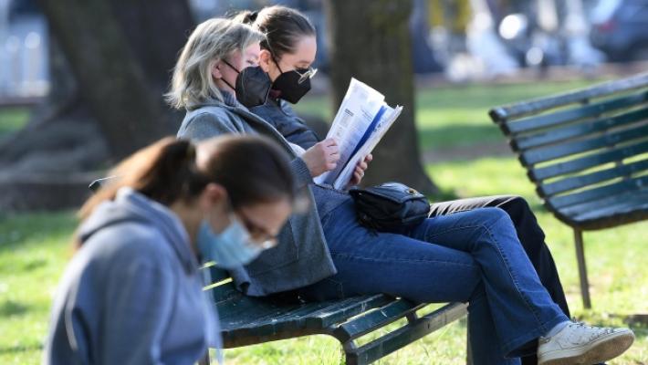 «Omicron ci avvicina all'immunità di gregge»