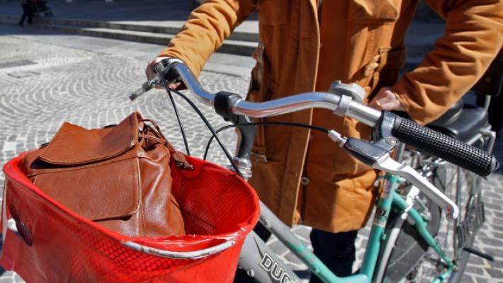 Marito e moglie uniti: patteggia la coppia dello scippo