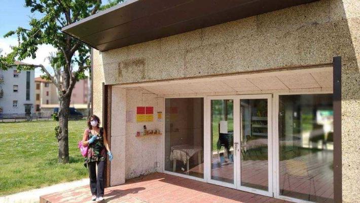 Quegli anziani nel bisogno. E così al Modulo Eco è nata la mensola della solidarietà