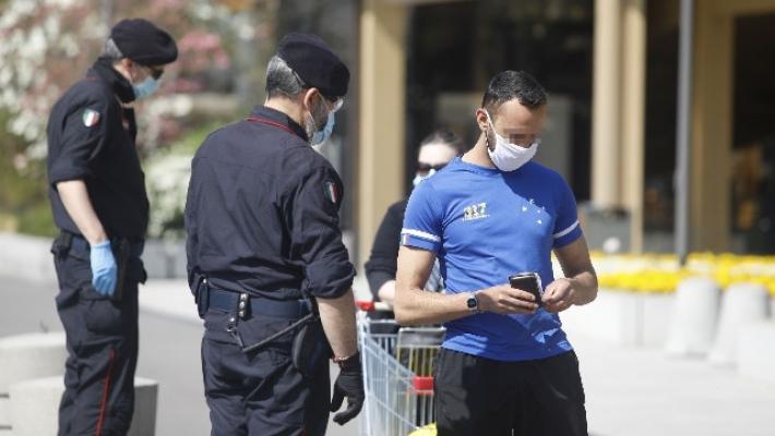 Conte: 'E' l'ora della responsabilità: evitiamo i passi indietro'. In A1 tornano le auto tra Lombardia ed Emilia: tanti verso Sud. In 192 a bordo del primo treno Milano-Napoli