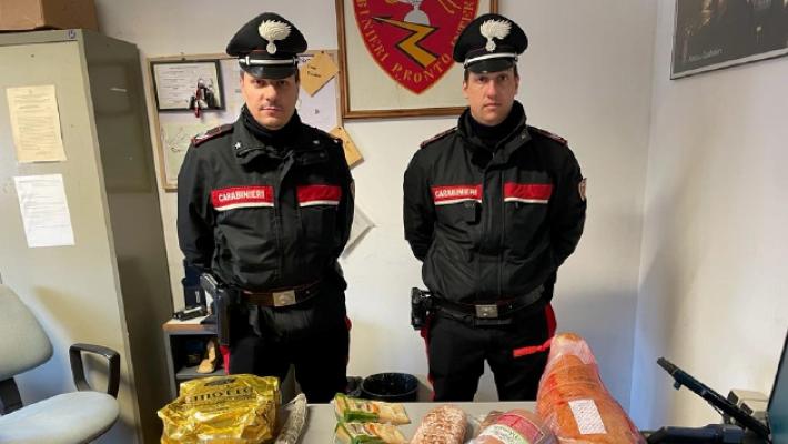 Cercavano di rivendere salumi rubati: tre denunciati