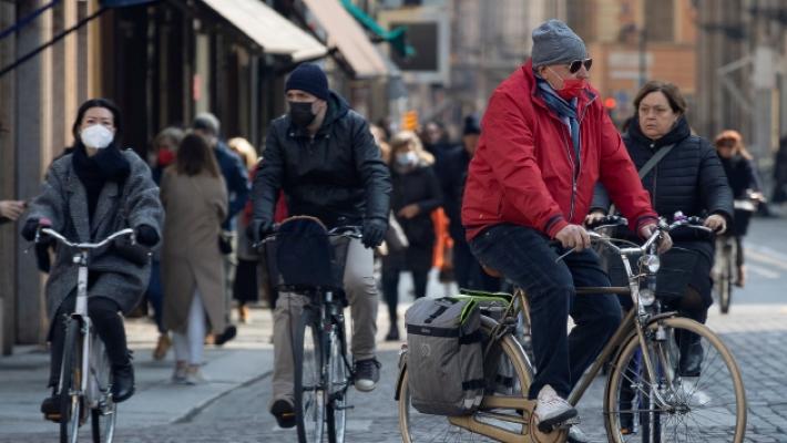 Torna l'austerity, tutti a caccia di biciclette