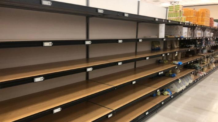 Torna la normalità dopo l'assalto ai supermercati