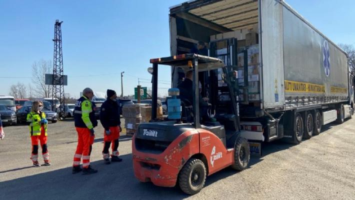 Consegnati a Zahony i 120 quintali di aiuti per l'Ucraina