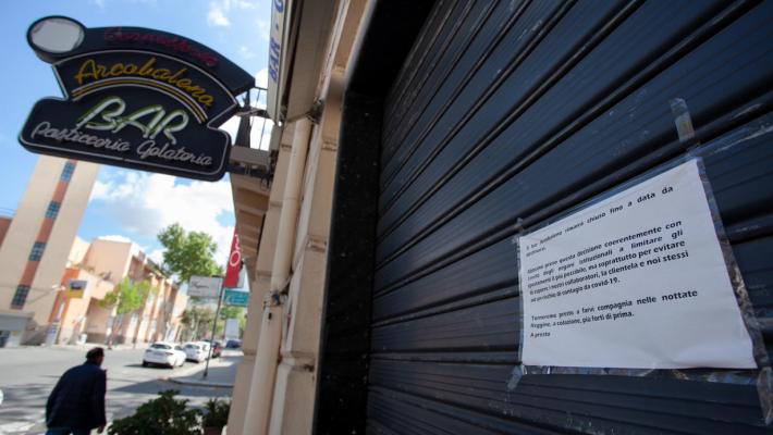 Il Tar annulla l'ordinanza della Calabria: niente servizio ai tavoli per bar e ristoranti
