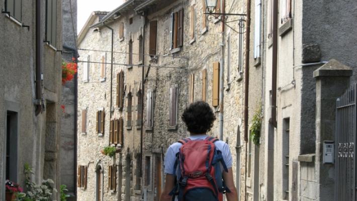 Pellegrino stroncato da un malore mentre percorre la Via Francigena